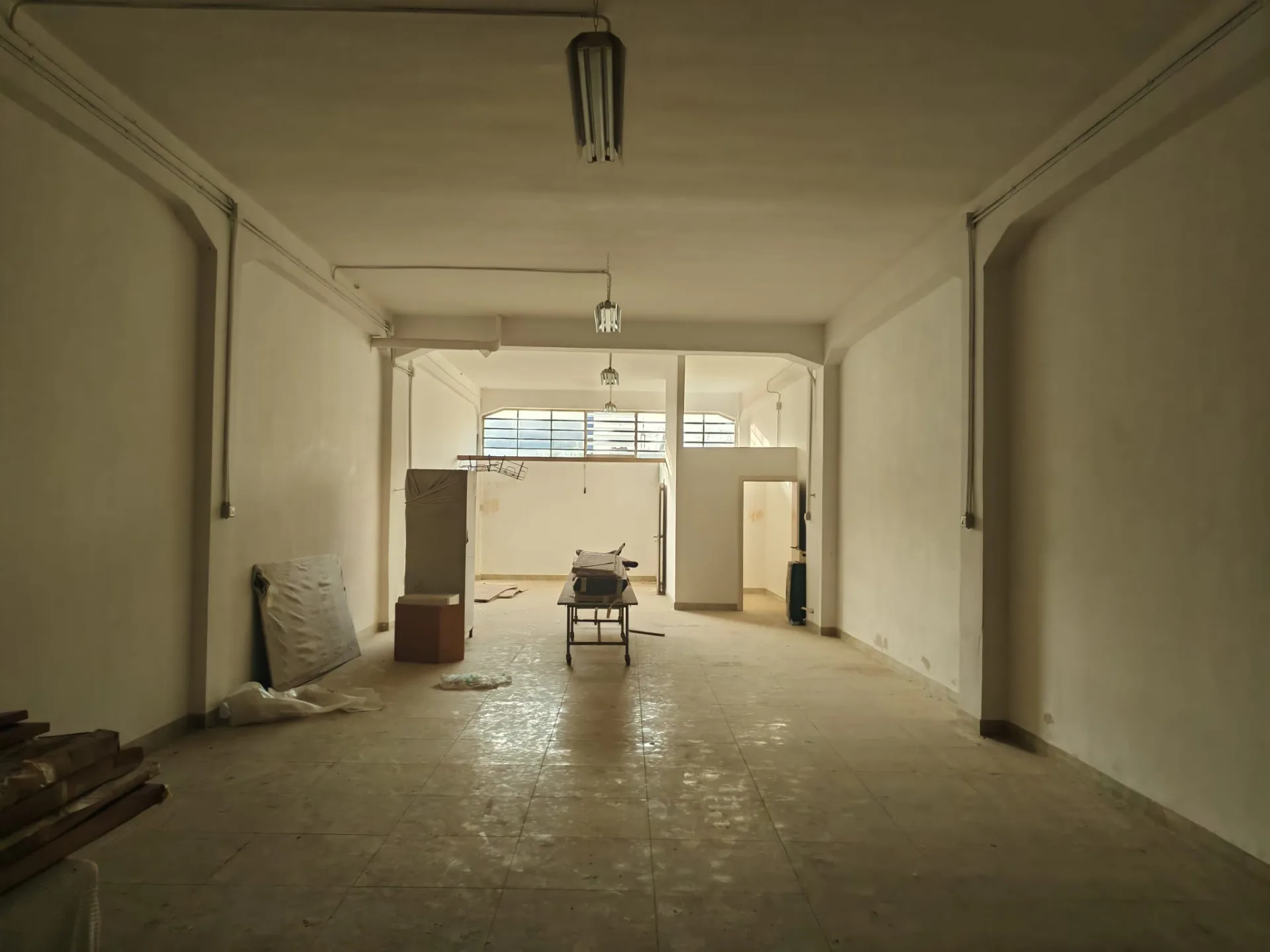 Intero Stabile Indipendente con Garage di Ampia Metratura e Abitazione al Primo Piano — Foto 19 di 19
