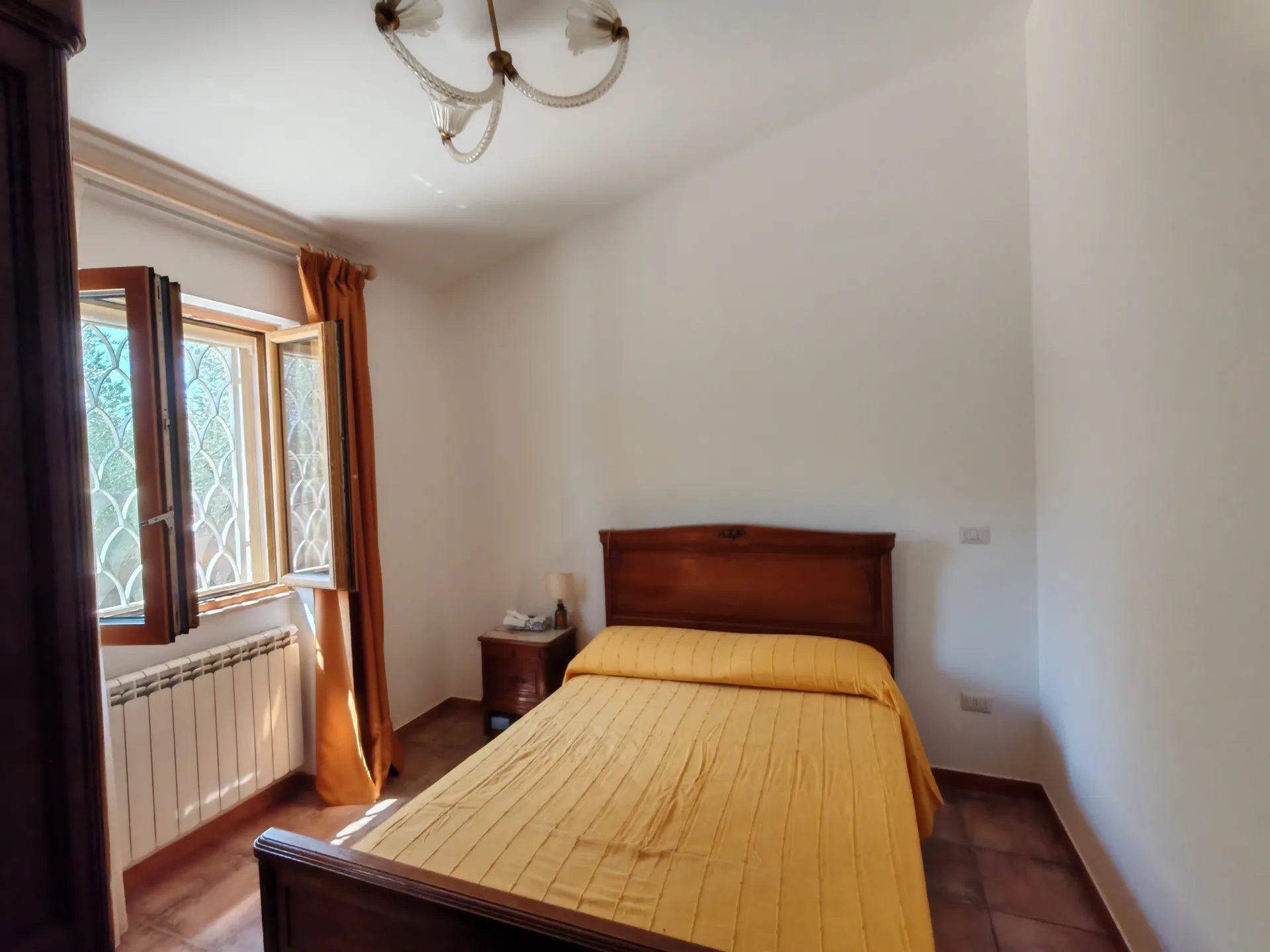 Villa indipendente con uliveto e 8.000 mq di terreno — Foto 8 di 15