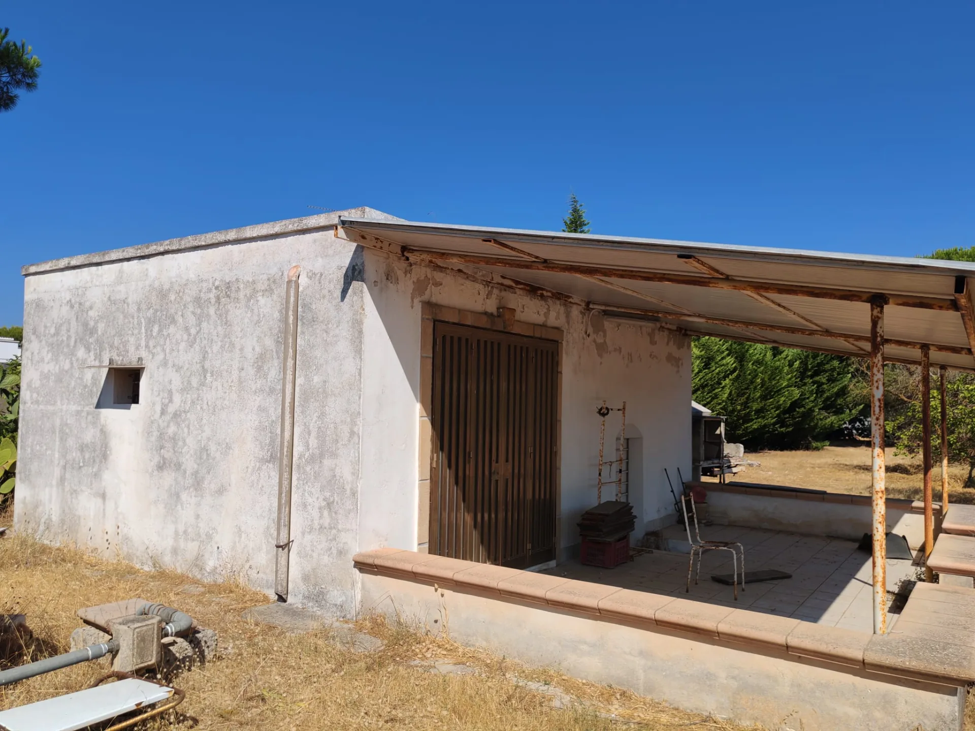 Casolare con volte a stella e a botte e 6.500 mq di terreno